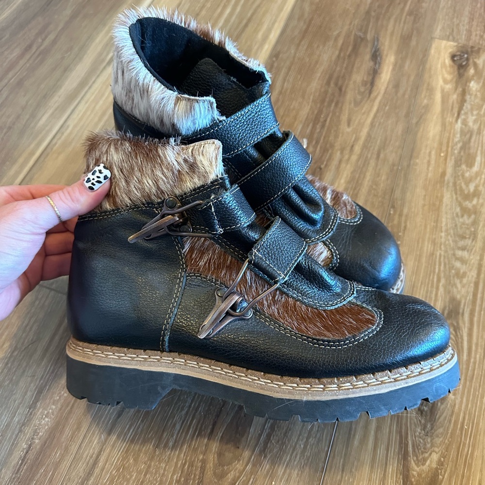 Martino of Canada Black & Animal Hide Boots Size 10M